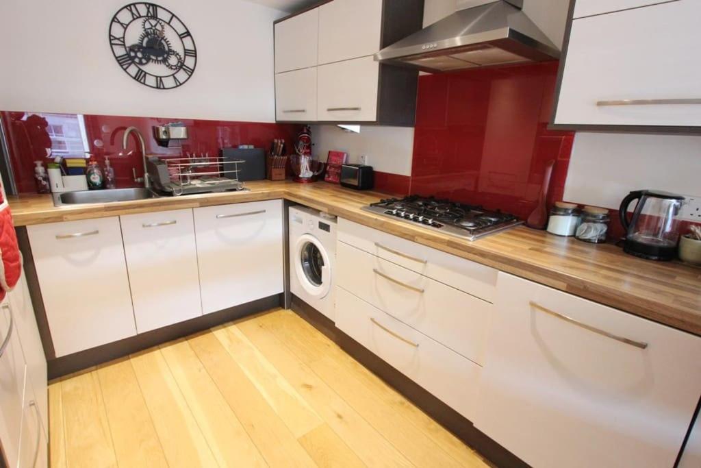 Spacious 2 Bed, 2 Bath Apartment -The Shore, Leith Edinburgh Exterior photo