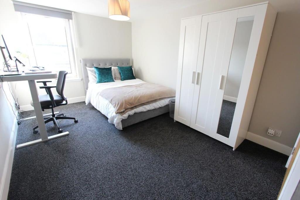 Spacious 2 Bed, 2 Bath Apartment -The Shore, Leith Edinburgh Exterior photo
